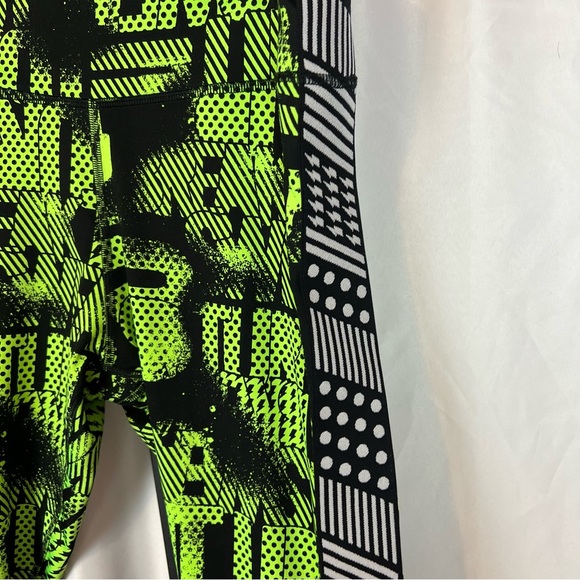 Zumba Wear Green and Black Printed Leggings, size XL - Picture 5 of 6